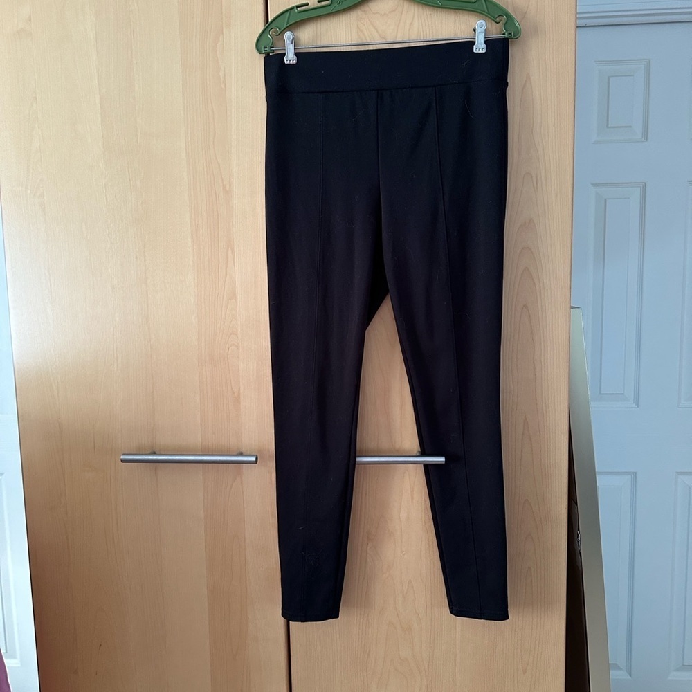 GAP Black Straight Leg Pants size medium